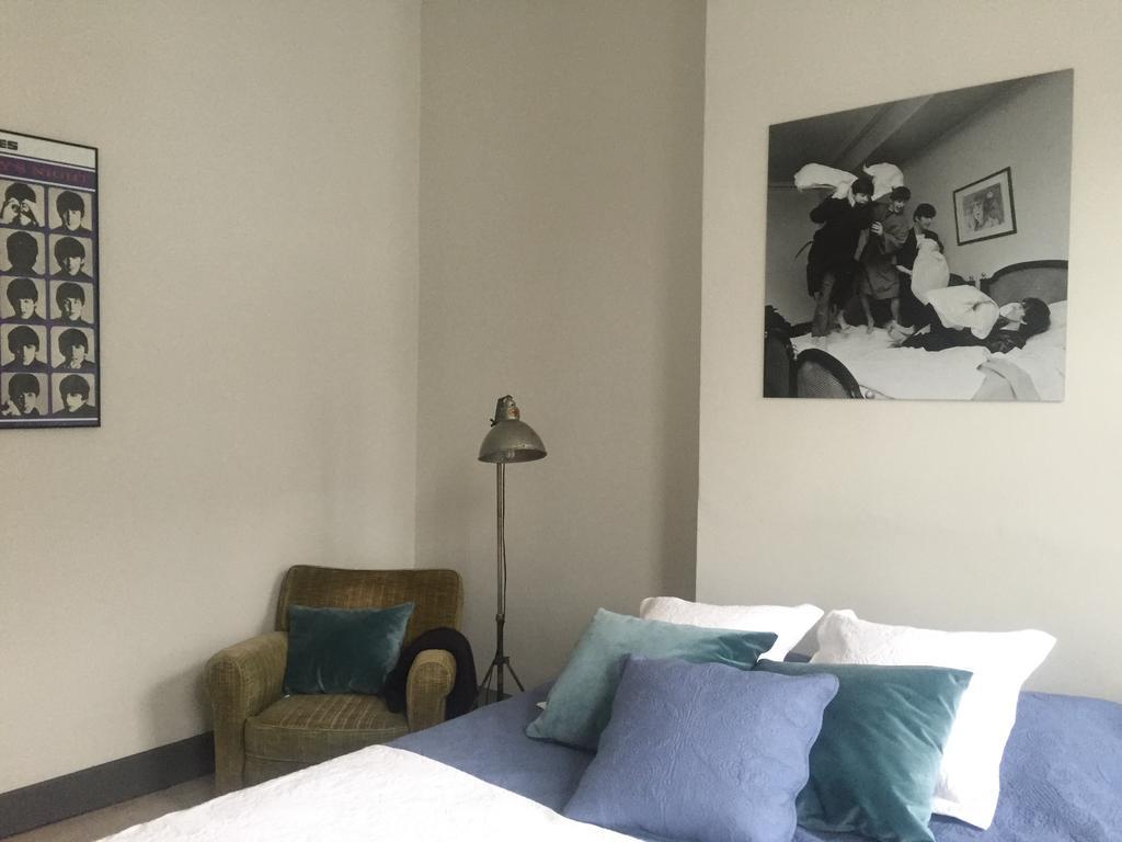 Sgt.Pepper'S Bnb Ixelles Bagian luar foto