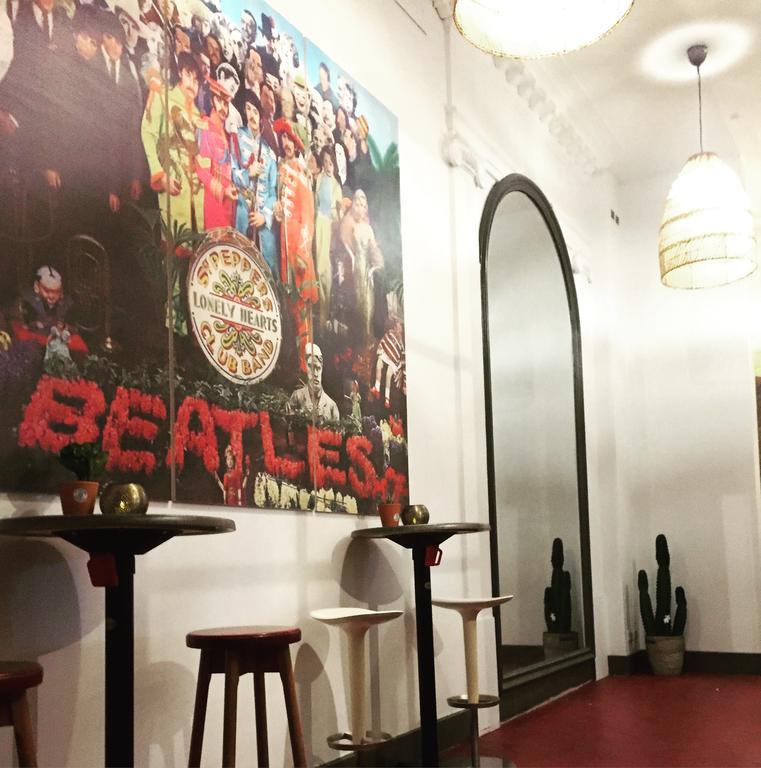 Sgt.Pepper'S Bnb Ixelles Bagian luar foto